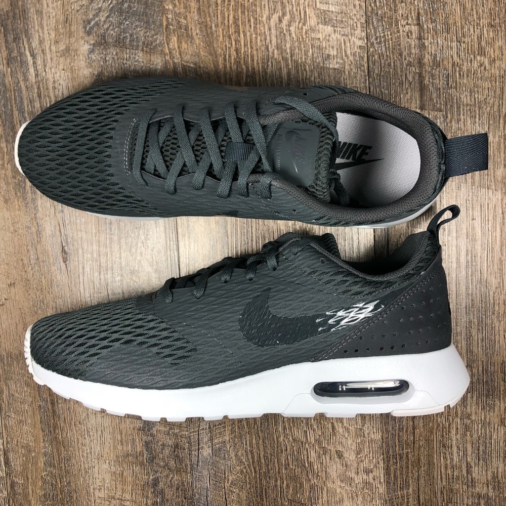 Nike Air Max Tavas SE men’s shoes size 11.5 - Picture 1 of 7